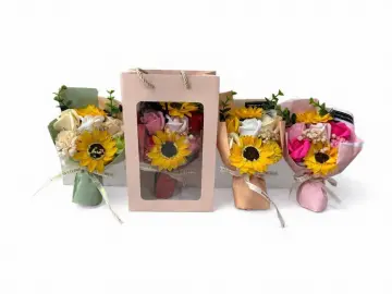 RAMO DE ROSAS CON GIRASOLES Y BOLSA RF: PARTY ON 1017
